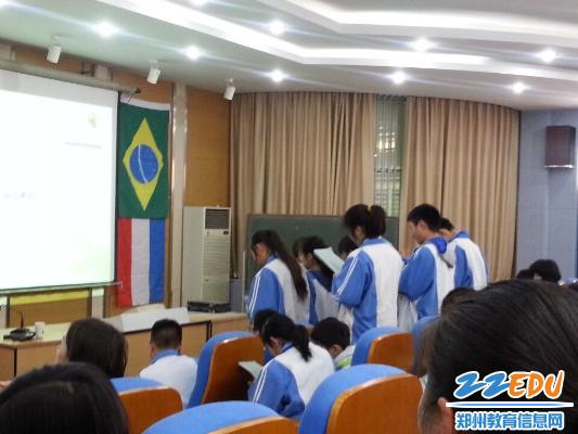 郑州回中举行2014年度一等奖校本课题课堂展示活动 