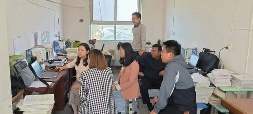 4郑州市回民高级中学唐宁老师给刁家乡中心中学生物组和物理组老师作报告